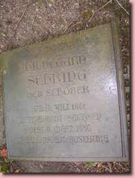 2008, unterer Teil der wiederentdeckten Grabplatte
