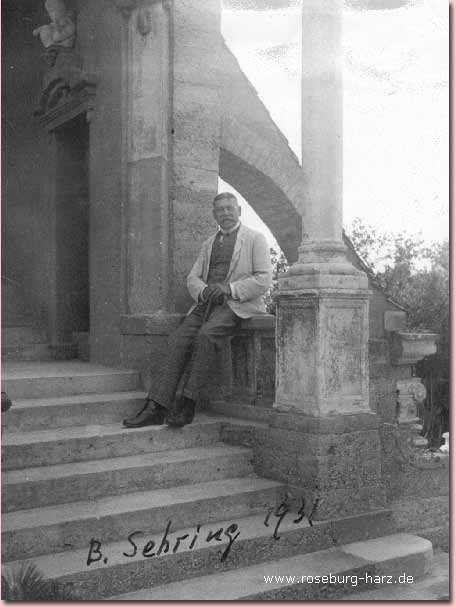 Bernhard Sehring im Jahre 1931 auf den Stufen zum Aussichtsturm - Foto von Mr. Herbert Kiehn