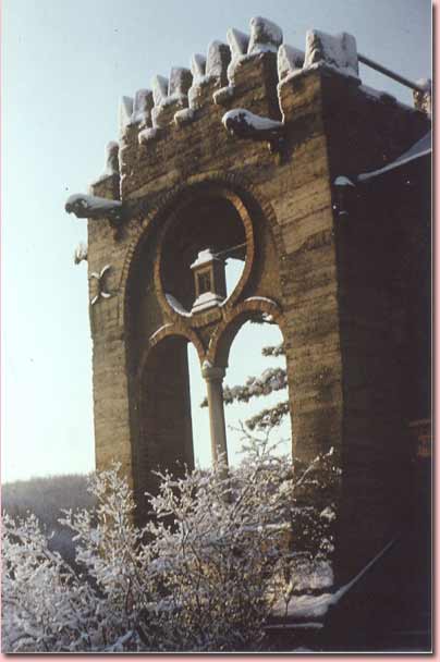 Verschneites Mausoleum/Aussichtsturm - Winteransicht um 1967